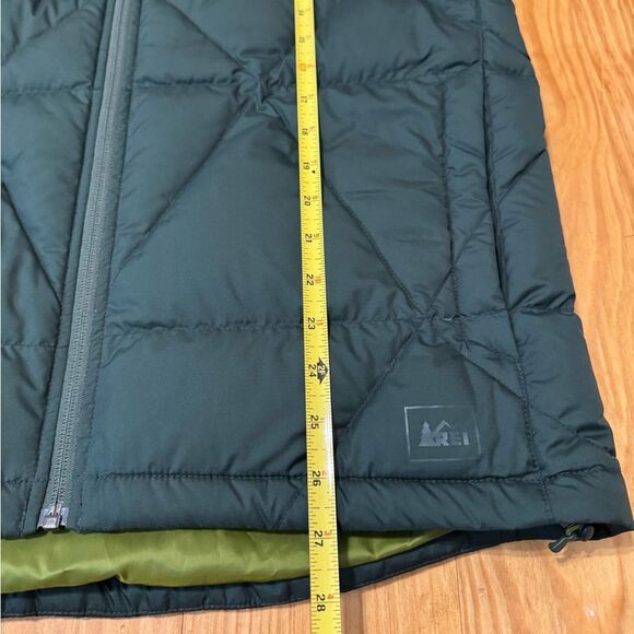 REI Co-op Therum Down Filled Puffer Vest Mens MED Forest Green Exterior Full Zip - Picture 4 of 8